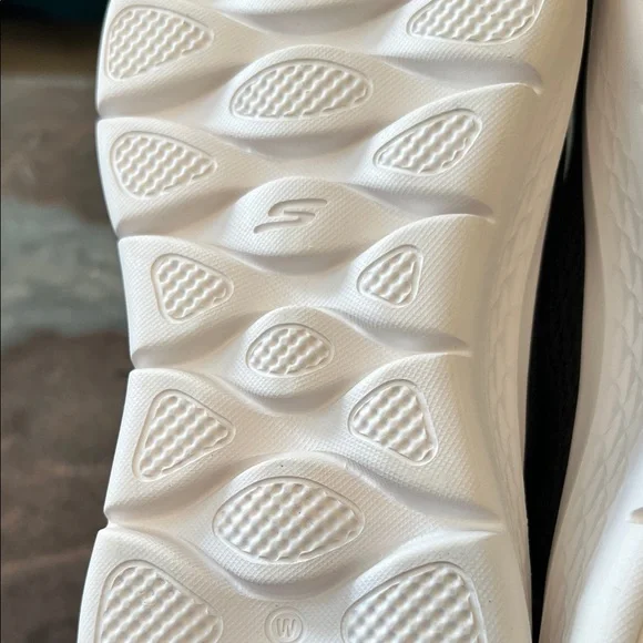 Like new Skechers | Go Walk Slip-Ins | Size 8 1/2 - Picture 7 of 16